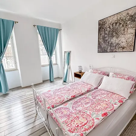 Apartment Main Square *